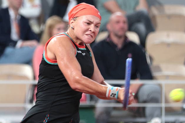 RECORD DATE NOT STATED 4th June 2026; Roland Garros, Paris, France; 2026 French Open Tennis, Day 17; Diana Shnaider backhand against Maja Chwalinska (POL) JonxBromley
