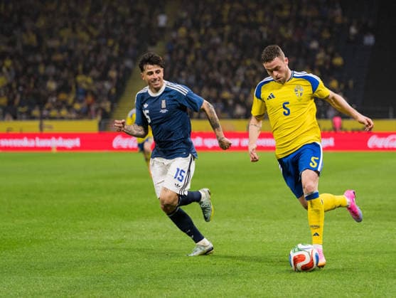 260604 Lazaros Rota of Greece and Gabriel Gudmundsson of Sweden during the international friendly football match between Sweden and Greece on June 4, 2026 in Stockholm Photo Johanna Säll BILDBYRAN kod JL JM0822 bbeng fotboll football soccer fotball träningslandskamp international friendly sverige sweden sverige a grekland greece  Copyright: JOHANNAxSÄLL BB260604BB902