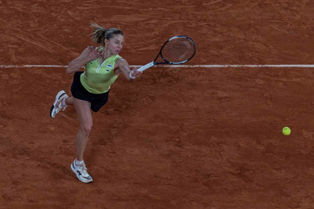 2026 French Open - Day Twelve Maja Chwalinska returns the ball against Diana Shnaider during the Roland Garros Grand Slam Tournament on June 4, 2026, in Paris, France. Paris France  Copyright: xRobertxSzaniszlox originalFilename:szaniszlo-notitle260604_npoa7.jpg