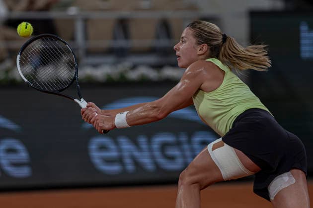 2026 French Open - Day Twelve Maja Chwalinska returns the ball against Diana Shnaider during the Roland Garros Grand Slam Tournament on June 4, 2026, in Paris, France. Paris France  Copyright: xRobertxSzaniszlox originalFilename:szaniszlo-notitle260604_npLtA.jpg
