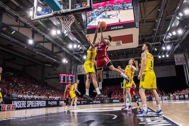 Bamberg, Germany 04 June 2026 1 BBL Playoff Semifinals 2025 2026 Sp 3 Bamberg Baskets vs Alba Berlin In the picture Demarcus Demonia Bamberg moves completely through the Berlin zone Brose Arena Bayern Copyright: xFotostandx xSchmittx