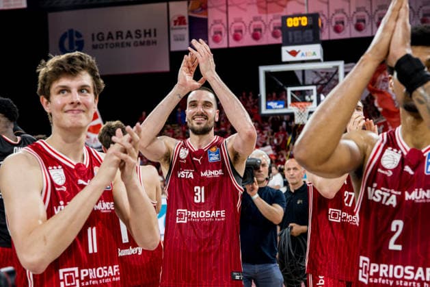 Bamberg, Germany 04 June 2026 1 BBL playoff semi-final 2025 2026 Sp 3 Bamberg Baskets vs Alba Berlin In the picture Daniel Keppeler Bamberg celebrates victory Brose Arena Bayern Copyright: xFotostandx xSchmittx
