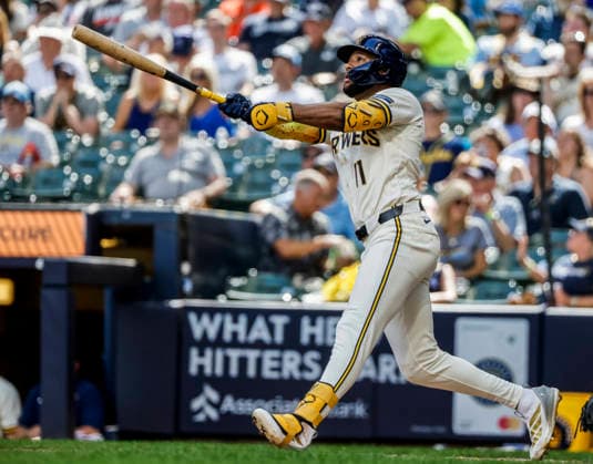 Milwaukee Brewers left fielder Jackson Chourio hits a two RBI home run in the seventh inning of the MLB, Baseball Herren, USA game between the San Francisco Giants and the Milwaukee Brewers at American Family Field in Milwaukee, Wisconsin on Thursday, June 4, 2026.  MIL20260604841 TANNENxMAURY