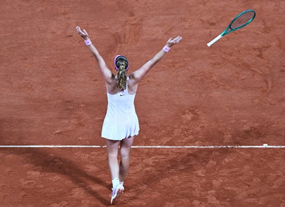 Franch Open 2026 French Open Paris Roland Garros Day 12 04.06.2026 Mirra Andreeva (xxx) wins semi final beating Marta Kostyuk (UKR) Photo:- Roger Parker International Sports Fotos Ltd PARIS FRANCE Copyright: xx