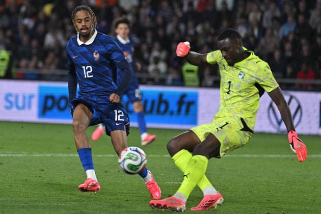 Friendly Match - France v Ivory Coast - FA French forward Bradley Barcola tries to control the ball during the friendly football match between France and Ivory Coast at the Beaujoire stadium in Nantes on June 4, 2026. Photo by Firas Abdullah ABACAPRESS.COM Nantes Pays de la Loire France  Copyright: xAbdullahxFiras ABACAx