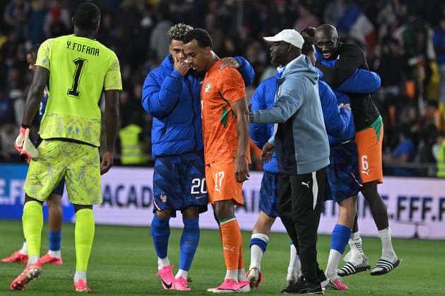 Friendly Match - France v Ivory Coast - FA French forward Desire Doue reacts with his brother Ivorian forward Guela Doue at the end of the friendly football match between France and Ivory Coast at the Beaujoire stadium in Nantes on June 4, 2026. Photo by Firas Abdullah ABACAPRESS.COM Nantes Pays de la Loire France  Copyright: xAbdullahxFiras ABACAx