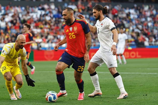 (L-R) Borja Iglesias (ESP), Akam Hashim (IRQ), JUNE 4, 2026 - Football Soccer : International Friendly, Länderspiel, Nationalmannschaft match between Spain - Iraq at the Estadio Municipal de Riazor in A Coruna, Spain. Noxthirdxpartyxsale  aflo_333275466