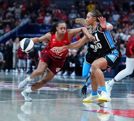 INDIANAPOLIS, IN - JUNE 04: Indiana Fever guard Kelsey Mitchell (0) drives to the basket against the Atlanta Dream on June 4, 2026, at Gainbridge Fieldhouse in Indianapolis, Indiana. (Photo by Brian Spurlock Icon Sportswire) WNBA, Basketball Damen, USA JUN 04 Atlanta Dream at Indiana Fever EDITORIAL USE ONLY Icon26060457