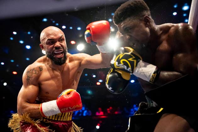June 5, 2026, Montreal, Pq, CANADA: Albert Ramirez, left, hits Lerrone Richards during their WBA interim light heavyweight World Championship, WM, Weltmeisterschaft fight in Montreal on Thursday, June 4, 2026. Canada News - June 5, 2026  - ZUMAc35_ 20260605_zaf_c35_002 Copyright: xChristopherxKatsarovx