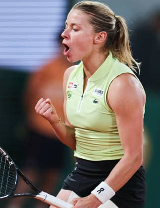 (260605) -- PARIS, June 5, 2026 -- Maja Chwalinska reacts during the women s singles semifinal match between Maja Chwalinska of Poland and Diana Shnaider of Russia at the French Open tennis tournament at Roland Garros, Paris, France, June 4, 2026. ) (SP)FRANCE-PARIS-TENNIS-FRENCH OPEN-WOMEN S SINGLES-SEMIFINAL WuxHuiwo 