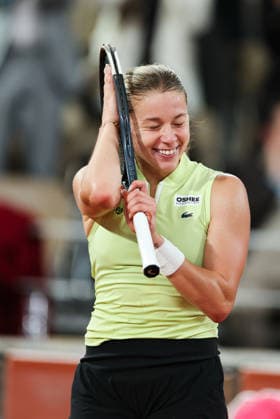 (260605) -- PARIS, June 5, 2026 -- Maja Chwalinska celebrate after the women s singles semifinal match between Maja Chwalinska of Poland and Diana Shnaider of Russia at the French Open tennis tournament at Roland Garros, Paris, France, June 4, 2026. ) (SP)FRANCE-PARIS-TENNIS-FRENCH OPEN-WOMEN S SINGLES-SEMIFINAL WuxHuiwo 