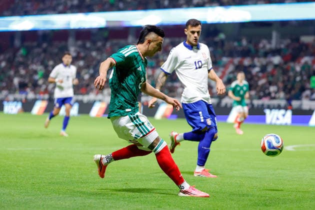 MEXICO NATIONAL TEAM INTERNATIONAL FRIENDLY MEXICO NATIONAL TEAM INTERNATIONAL FRIENDLY MEXICO VS SERBIA 04062026 TOLUCA, ESTADO DE MEXICO, MEXICO Action photo of Roberto Alvarado 25 of the Mexico National team, during friendly game held at the Estadio Nemesio Diez of Toluca, Estado de Mexico against Serbia Action photo of Roberto Alvarado 25 of the Mexico National team, during friendly game held at the Estadio Nemesio Diez of Toluca, State of Mexico against Serbia PHOTO BY IMAGENSHOP AGENCIA FOTOGRAFICA TOLUCA ESTADO DE MEXICO MEXICO Copyright: xYOALIxMARTINEZx