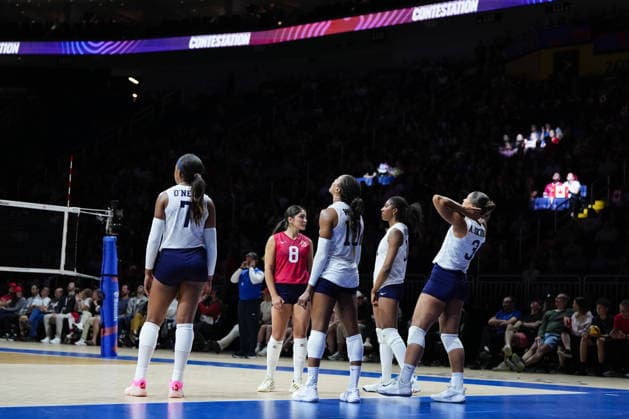 2026 Women s Volleyball Nations League - Quebec City - Day2 Players of the United States react during the 2026 Women s Volleyball Nations League match between Canada and the United States at Videotron Centre in Quebec City, Canada, on June 4, 2026. Quebec City Quebec Canada  Copyright: xYuanxTianx originalFilename:tian-2026wome260604_npJNY.jpg