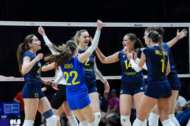 2026 Women s Volleyball Nations League - Quebec City - Day2 Players of Ukraine celebrate after scoring a point during the 2026 Women s Volleyball Nations League match between Ukraine and Germany at Videotron Centre in Quebec City, Canada, on June 4, 2026. Quebec City Quebec Canada  Copyright: xYuanxTianx originalFilename:tian-2026wome260604_npUT7.jpg