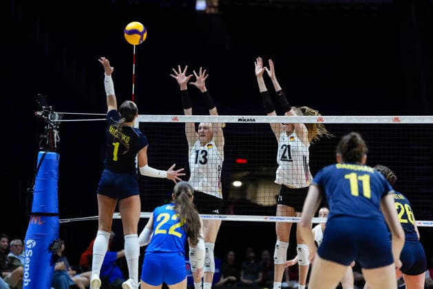 2026 Women s Volleyball Nations League - Quebec City - Day2 Emilia Weske 13 of Germany and Camilla Weitzel 21 of Germany compete during the 2026 Women s Volleyball Nations League match between Ukraine and Germany at Videotron Centre in Quebec City, Canada, on June 4, 2026. Quebec City Quebec Canada  Copyright: xYuanxTianx originalFilename:tian-2026wome260604_npbZw.jpg