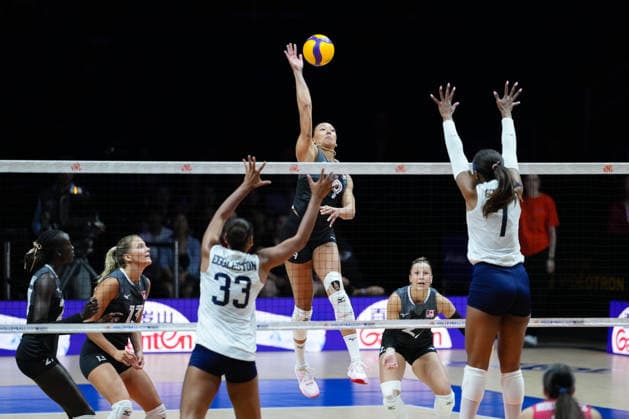 2026 Women s Volleyball Nations League - Quebec City - Day2 Alexa Gray 9 of Canada in action during the 2026 Women s Volleyball Nations League match between Canada and the United States at Videotron Centre in Quebec City, Canada, on June 4, 2026. Quebec City Quebec Canada  Copyright: xYuanxTianx originalFilename:tian-2026wome260604_npFxG.jpg