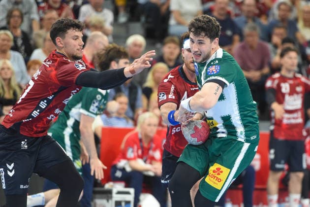 Handball I Men I Season 2025 2026 I Bundesliga I 33 Matchday I SG Flensburg Handewitt ThSV Eisenach I 04 06 2026 from left Marko Grgic 17, SG Flensburg Handewitt , Justin Kurch 52, ThSV Eisenach Copyright: xLobeca JanxKirschnerx