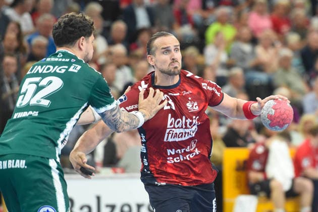 Handball I Men I Season 2025 2026 I Bundesliga I 33 Matchday I SG Flensburg Handewitt ThSV Eisenach I 04 06 2026 from left Justin Kurch 52, ThSV Eisenach , Kent Robin Tönnesen 23, SG Flensburg Handewitt Copyright: xLobeca JanxKirschnerx