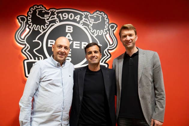 from left to right from left to right Fernando Carro Bayer Leverkusen, Chairman of the Management Board , Carles Martinez Bayer 04 Leverkusen, Head Coach and Simon Rolfes Bayer 04 Leverkusen, Managing Director Sport 05 06 2025, Press conference Bayer 04 Leverkusen Carles Martinez is introduced as the new head coach at Bayer Leverkusen during a press conference , GER, Leverkusen, BayArena DFL regulations prohibit any use of photographs as image sequences and or quasi video Copyright: HMBxMedia xMarcoxBader