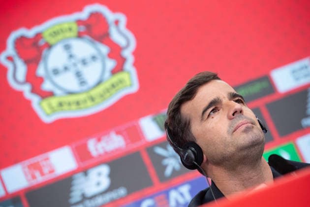f l Simon ROLFES Managing Director Sport Carles Martinez Novell, Head Coach, Fernando CARRO DE PRADA Chairman of the Management Board , Presentation of Carles Martinez Novell as new coach of Bayer Leverkusen 05 06 2025 in the Bayarena Leverkusen, Â