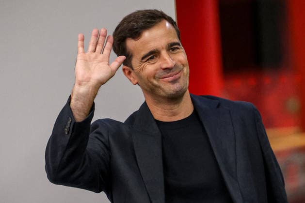 14 02 2026, Football, Bayer 04 Leverkusen, 1 Soccer Bundesliga, BayArena, Season 2026 2027 Press conference to introduce the new head coach Carles Martinez Novell gesticulating gesturing laughing joy waving waving greeting DFB regulations prohibit any use of photographs as image sequences and or quasi video North Rhine-Westphalia Germany
