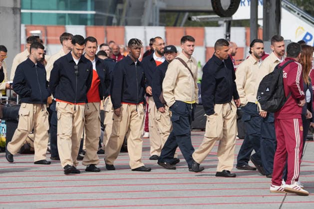 The Spanish national soccer team leaves on its way to the 2026 World Cup The players of the Spanish national soccer team and their coach, Luis de la Fuente, before taking the flight to the World Cup, at the Santiago Rosalía de Castro Airport, in Santiago de Compostela, A Coruna, Galicia Spain Fans have approached the Santiago Rosalía de Castro Airport to say goodbye to the players of the Spanish national soccer team who are heading to Nashville where they will take another flight to Chattanooga Tennessee, where the team will have its headquarters before the debut in the World Cup 2026 to be held in the United States, Mexico and Canada 05 JUNE 2026 Á Espana  Copyright: xÃlvaroxBallesterosx 7573062