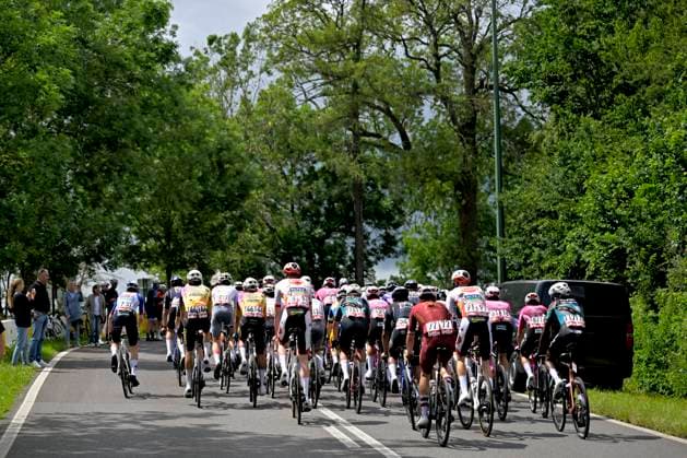 Tour de Wallonie 2026 Stage 5 AUBEL, BELGIUM - JUNE 05 : General view showing the peloton during stage 5 of the 47th edition of Ethias Tour de Wallonie an UCI ProSeries 2.Pro cycling road race stage for Men Elite of 176.45 km with start in Bassenge and finish in Aubel on June 5, 2026 in Aubel, Belgium, 05 06 2026 ( Motordriver Pieter Van Herzele - Aubel Belgium  Copyright: xSesx
