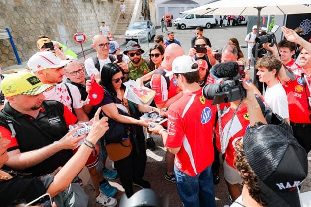 F1 Louis Vuitton Monaco Grand Prix - Charles Leclerc Prior To Practice Charles Leclerc Scuderia Ferrari signs autographs for fans prior to practice ahead of the F1 Louis Vuitton Grand Prix of Monaco at Circuit de Monaco on June 05, 2026 in Monte-Carlo, Monaco. Photo by Antoine Lapeyre Reveries Agency via ABACAPRESS.COM Monaco Monaco  Copyright: xAntoinexLapeyre ReveriesxAgency ABACAx