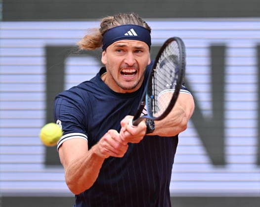 2026 French Open (Roland-Garros) - Semi-finals PARIS, FRANCE - JUNE 5: Jakub Mensik (not seen) of Czech in action against Alexander Zverev of Germany ahead of their Men s Singles semi-final match of the 2026 French Open at Philippe-Chatrier Court in Paris, France on June 5, 2026. Mustafa Yalcin Anadolu Paris France. Editorial use only. Please get in touch for any other usage.  Copyright: x2026xAnadoluxMustafaxYalcinx