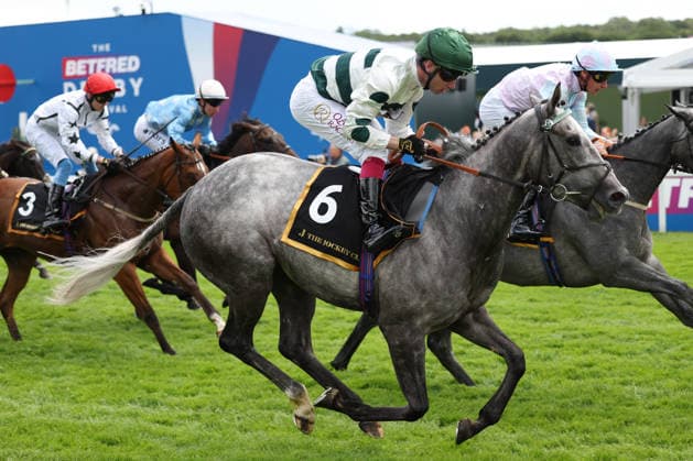 NaanaÕs Shadow (J. Oisin Murphy T. Katie Scott) wins The Win With Zyn 3yo ÔDashÕ Handicap Stakes during The Oaks Meeting at Epsom Racecourse, Epsom, UK on 5 June 2026. Copyright: xKenxSparksx 45040011