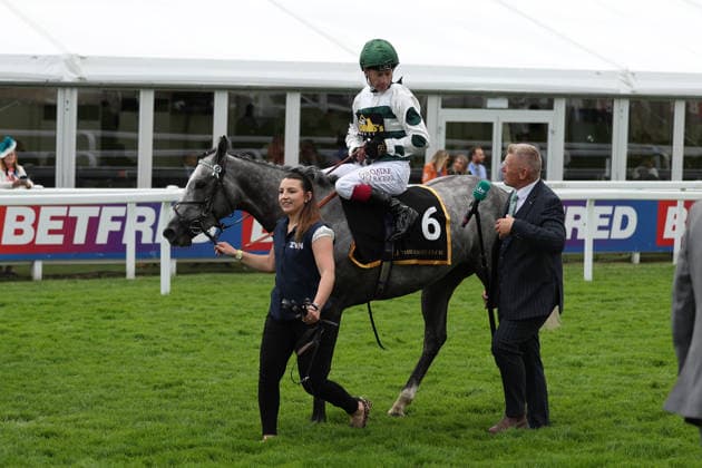 NaanaÕs Shadow (J. Oisin Murphy T. Katie Scott) wins The Win With Zyn 3yo ÔDashÕ Handicap Stakes during The Oaks Meeting at Epsom Racecourse, Epsom, UK on 5 June 2026. Copyright: xKenxSparksx 45040012