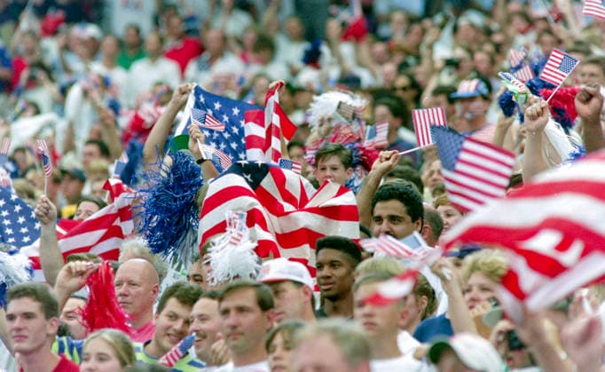 940618 Football, FIFA World Cup, WM, Weltmeisterschaft, Fussball 1994 (USA), Group A, USA - Switzerland 1-1: US fans at Pontiac Silverdome. Photo: BILDBYRAN M013_02 940618usasch usa schweiz m013_02 scanx dia bbeng fotboll football soccer VM VM94 VM1994 VM 1994 fotbolls-vm fifa world cup usa v switzerland 960618 world championships världsmästerskap pontiac silverdome detroit june 18 1994 *** 940618 Football, FIFA World Cup 1994 USA , Group A, USA Switzerland 1 1 US fans at Pontiac Silverdome Photo BILDBYRAN M013 02 940618usasch usa schweiz m013 02 scanx dia bbeng football soccer VM VM94 VM1994 VM 1994 fotbolls vm fifa world cup usa v switzerland 960618 world championships world championships pontiac silverdome detroit june 18 1994  Copyright: BILDBYRAN BB940618BB012