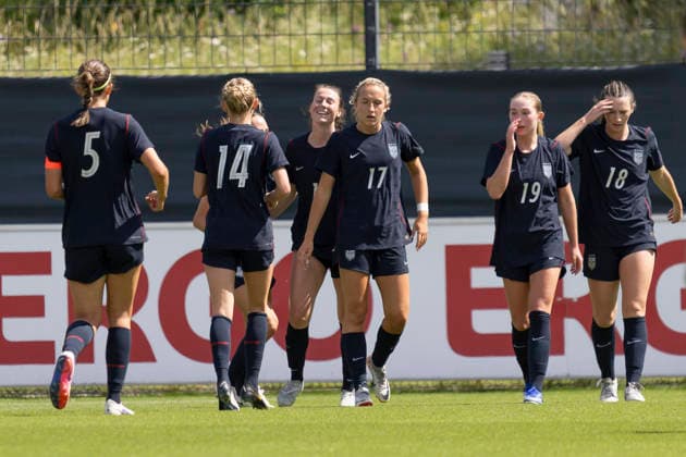 U19 Womens Test Match Germany USA, 05 06 2026 Olivia Stafford USA U19 11 scored the goal to make it 2 0 and clapped with Kylie Maxwell USA U19 17 Gracie Milam USA U19 14 and celebrated with Lauren Malsom USA U19 19 Riley Cross USA U19 ä18 Pearl Cecil USA U19 5 , Germany USA, Frankfurt, DFB Campus, 5 6 2026 Copyright: xBEAUTIFULxSPORTS Gawlikx