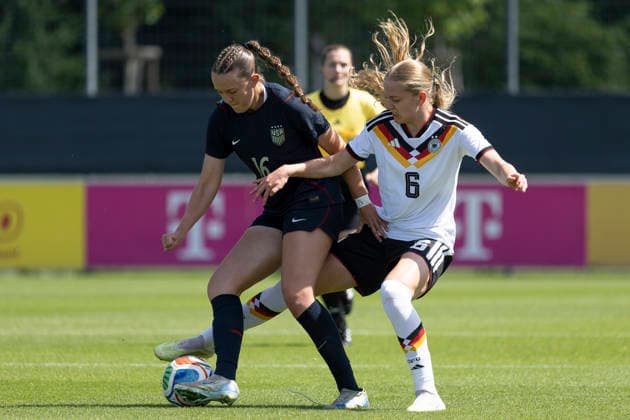 U19 Womens Test Match Germany USA, 05 06 2026 Jordyn Hardeman USA U19 16 Marie Gmeinder Germany U19 6 in two-match match for the ball, Germany USA, Frankfurt, DFB Campus, 5 6 2026 Copyright: xBEAUTIFULxSPORTS Gawlikx