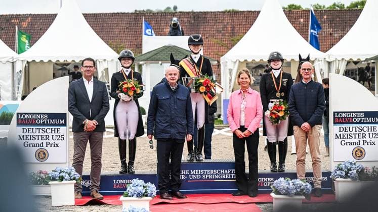 Balve Optimum on Friday, June 5, 2026 FOR EDITORIAL PURPOSES ONLY EDITORIAL USE ONLY p Award ceremony German Championship Dressage Grand Prix U25 2026 on Friday, June 5, 2026 at the Balve Optimum in Balve Copyright SvenjaxHanusch Copyright: SvenjaxHanusch doc865oogznr381a42y4rf8 ,EDITORIAL USE ONLY Copyright: SvenjaxHanusch