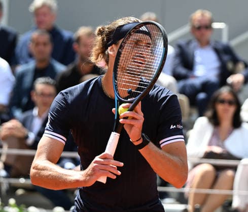 Franch Open 2026 French Open Paris Roland Garros Day 13 05.06.2026 Alexander Zverev (GER) v Jakob Mensik (CZE) semi final Photo:- Roger Parker International Sports Fotos Ltd PARIS FRANCE Copyright: xx