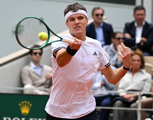 Franch Open 2026 French Open Paris Roland Garros Day 13 05.06.2026 Alexander Zverev (GER) v Jakob Mensik (CZE) semi final Photo:- Roger Parker International Sports Fotos Ltd PARIS FRANCE Copyright: xx