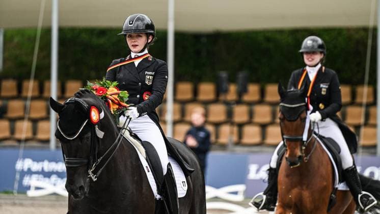 Balve Optimum on Friday, June 5, 2026 FOR EDITORIAL PURPOSES ONLY EDITORIAL USE ONLY p Award ceremony German Championship Dressage Grand Prix U25 2026 on Friday, June 5, 2026 at the Balve Optimum in Balve Copyright SvenjaxHanusch Copyright: SvenjaxHanusch doc865opeb495kllg9owc2 ,EDITORIAL USE ONLY Copyright: SvenjaxHanusch