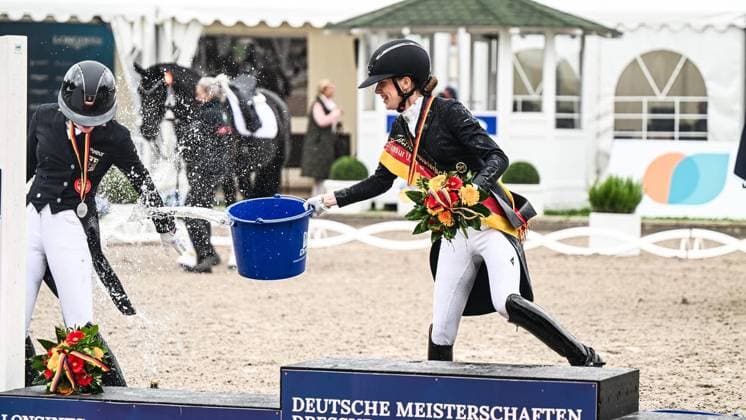 Balve Optimum on Friday, June 5, 2026 FOR EDITORIAL PURPOSES ONLY EDITORIAL USE ONLY p Award ceremony German Championship Dressage Grand Prix U25 2026 on Friday, June 5, 2026 at the Balve Optimum in Balve Copyright SvenjaxHanusch Copyright: SvenjaxHanusch doc865opdlrdyo1exs56r7s ,EDITORIAL USE ONLY Copyright: SvenjaxHanusch