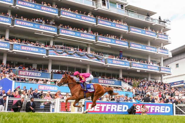 Ladies Day Epsom Thundering On ridden by Dylan Browne McMonagle (Maroon, yellow stars) wins the Betfred Oaks on Ladies Day during the Derby Festival at Epsom Racecourse, Epsom 05 06 2026 UK Newspapers OUT Copyright: xMarkxChappellx FIL-23540-0037