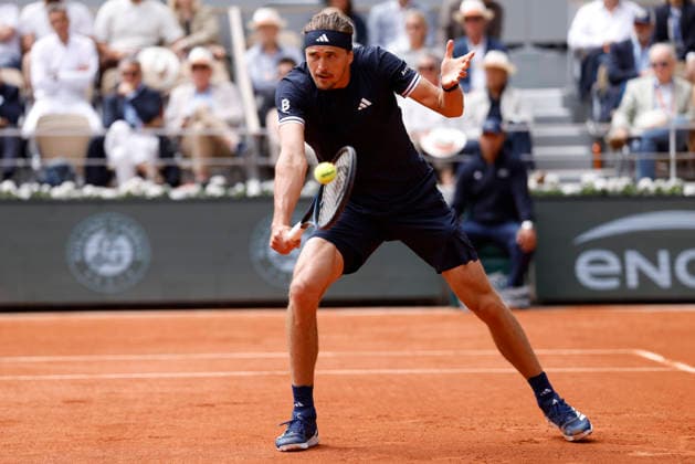 June 5, 2026, Paris, Paris, France: during the tennis Grand Slam of Roland Garros 2026, menÃ¢â‚¬â ¢s semi final match between Jakub MENSIK (CZE) and Alexander ZVEREV (GER) at Roland Garros Stadium - on June 04 2026 .Paris - France Tennis Grand Slam Of Roland Garros 2026 Semi Final Ladies MenÃ¢â‚¬â ¢S Semi Final Match Between Jakub MENSIK (CZE) And Alexander ZVEREV (GER)  - ZUMAb253 20260605_zsp_b253_009 Copyright: xLoicxBaratouxx