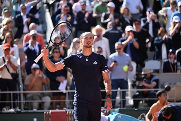 2026 French Open (Roland-Garros) - Semi-finals PARIS, FRANCE - JUNE 05: Alexander Zverev of Germany celebrates after winning against Jakub Mensik (not seen) of Czechia in their Men s Singles semi-final match on Day Thirteen of the 2026 French Open at Roland Garros on June 05, 2026 in Paris, France. Mustafa Yalcin Anadolu Paris France. Editorial use only. Please get in touch for any other usage.  Copyright: x2026xAnadoluxMustafaxYalcinx