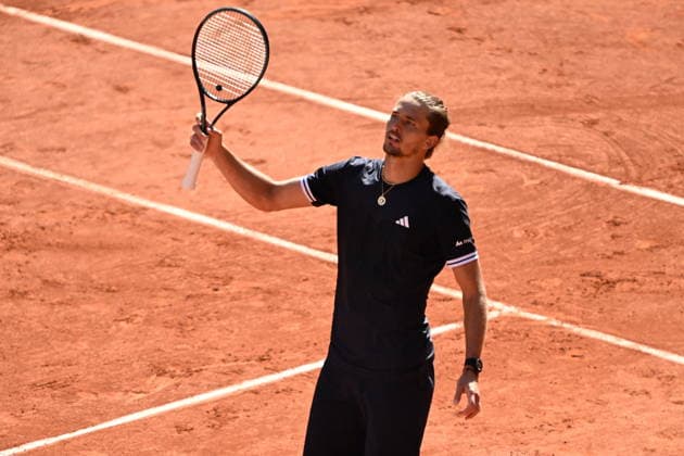 2026 French Open (Roland-Garros) - Semi-finals PARIS, FRANCE - JUNE 5: Alexander Zverev of Germany celebrates after winning against Jakub Mensik (not seen) of Czechia in their Men s Singles semi-final match on Day Thirteen of the 2026 French Open at Roland Garros on June 5, 2026 in Paris, France. Burak Akbulut Anadolu Paris France. Editorial use only. Please get in touch for any other usage.  Copyright: x2026xAnadoluxBurakxAkbulutx