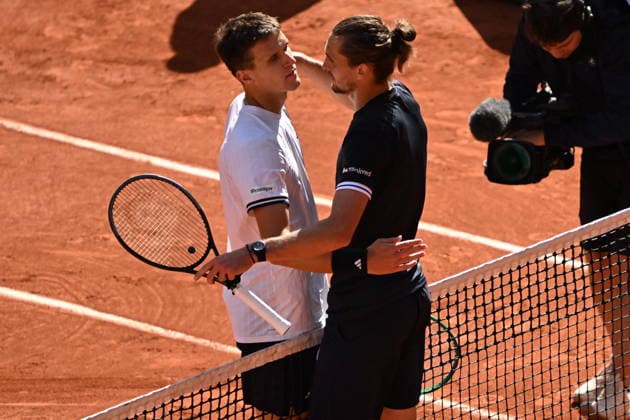 2026 French Open (Roland-Garros) - Semi-finals PARIS, FRANCE - JUNE 5: Alexander Zverev of Germany celebrates after winning against Jakub Mensik (not seen) of Czechia in their Men s Singles semi-final match on Day Thirteen of the 2026 French Open at Roland Garros on June 5, 2026 in Paris, France. Burak Akbulut Anadolu Paris France. Editorial use only. Please get in touch for any other usage.  Copyright: x2026xAnadoluxBurakxAkbulutx