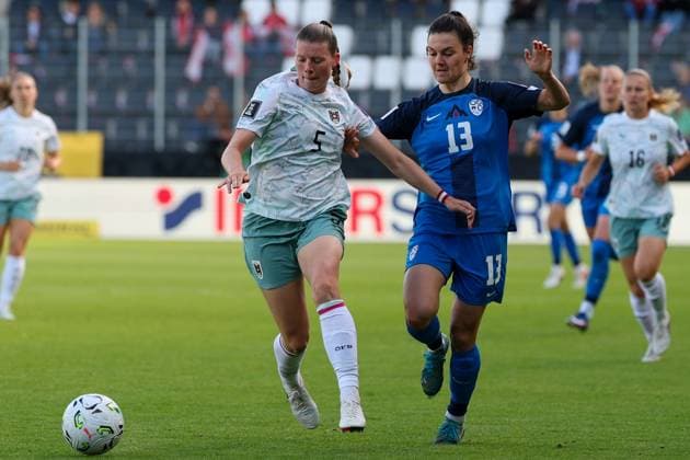 05.June. 2026 – SOCCER – UEFA Women s European Qualifiers, Austria (W) vs Slovenia (W) Claudia Wenger (Austria) and Zala Kustrin (Slovenia) in duel VIENNA VIENNA, AUSTRIA – Sportclub-Platz Dornbach Sportclub-Platz Dornbach AUSTRIA