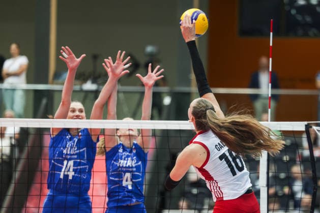 VOLLEYBALL - CEV ELW, AUT vs SVK SCHWECHAT,AUSTRIA,05.JUN.26 - VOLLEYBALL - CEV European League women, OEVV international match, Länderspiel, Nationalmannschaft Austria vs Slovakia. Image shows Nina Nesimovic (AUT), Tereza Hrusecka and Lucia Herdova (SVK).  GEPAxpictures xDavidxBitzan