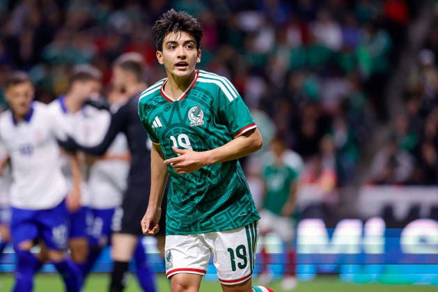 MEXICO national team, Nationalteam International Friendly, Länderspiel, Nationalmannschaft MEXICO NATIONAL TEAM INTERNATIONAL FRIENDLY MEXICO VS SERBIA 04062026 TOLUCA, ESTADO DE MEXICO, MEXICO. Action photo of Gilberto Mora (19) of the Mexico National team, during international friendly game held at the Estadio Nemesio Diez of Toluca, Estado de Mexico. Foto de accion de Gilberto Mora (19) de la Seleccion Nacional de Mexico, durante juego internacional amistoso, celebrado en el Estadio Nemesio Diez de Toluca, Estado de Mexico. PHOTO BY IMAGENSHOP AGENCIA FOTOGRAFICA TOLUCA ESTADO DE MEXICO MEXICO *** MEXICO NATIONAL TEAM INTERNATIONAL FRIENDLY MEXICO NATIONAL TEAM INTERNATIONAL FRIENDLY MEXICO VS SERBIA 04062026 TOLUCA, ESTADO DE MEXICO, MEXICO Action photo of Gilberto Mora 19 of the Mexico National team, during international friendly game held at the Estadio Nemesio Diez of Toluca, Estado de Mexico Action photo of Gilberto Mora 19 of the Mexico National team, during international friendly game held at the Estadio Nemesio Diez of Toluca, Estado de Mexico PHOTO BY IMAGENSHOP AGENCIA FOTOGRAFICA TOLUCA ESTADO DE MEXICO MEXICO MEXICO Copyright: xYOALIxMARTINEZx