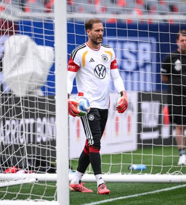 Soccer World Cup 2026 preparation Germany in Chicago 05 06 2026 Final training of the German national team at Solider Field Stadium before the test match against the USA Goalkeeper Oliver Baumann