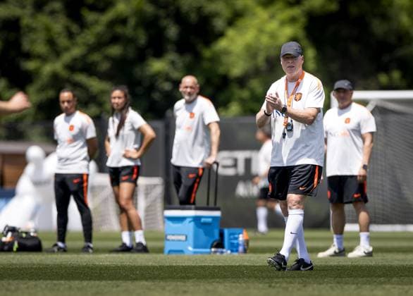 NEW YORK - Netherlands coach Ronald Koeman during a training session of the Dutch national team, Nationalteam at the Etihad City Football Academy training complex on June 5, 2026, in Orangeburg, New York. The Dutch national team is preparing for the 2026 World Cup. KOEN VAN WEEL ANP xVIxANPxSportx xxANPxIVx 560191066 originalFilename: 560191066.jpg