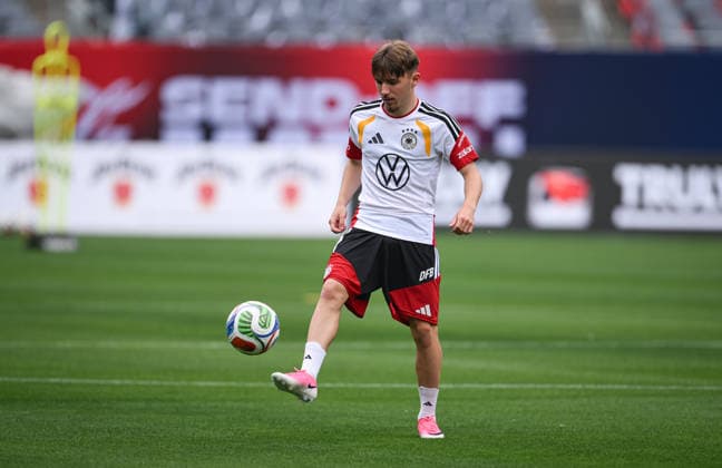 Soccer World Cup 2026 preparation Germany in Chicago 05 06 2026 Final training of the German national team at Solider Field Stadium before the test match against the USA Lennart Karl on the ball